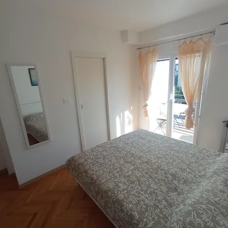 بيت ضيافة Room With Terrace, Just 3 Mins From The Beach